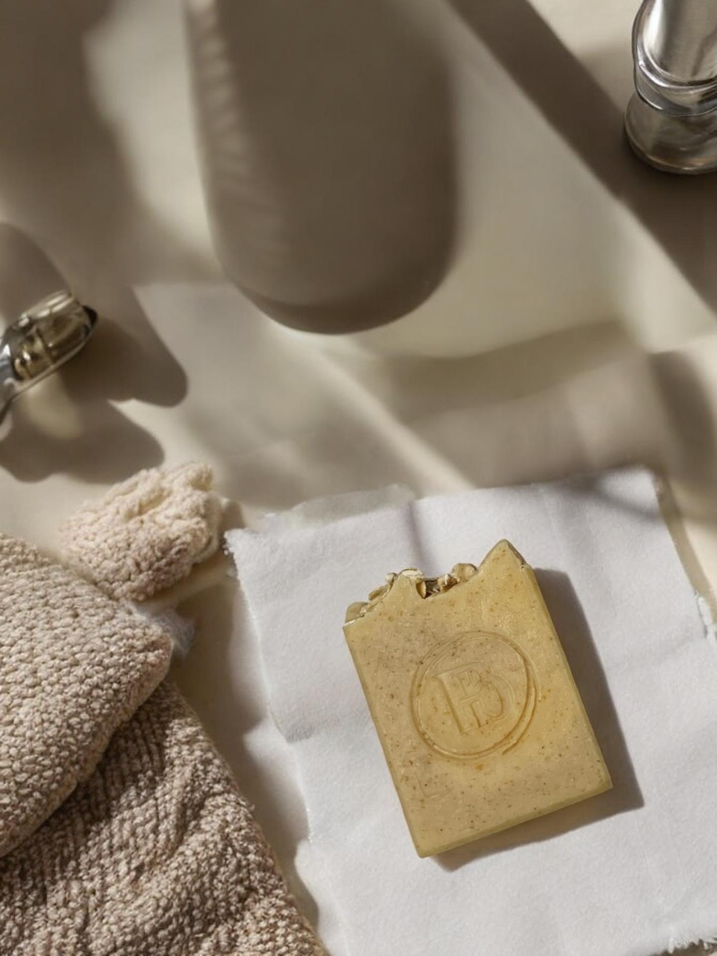 Oatmeal & Oat Milk Deluxe Body Soap